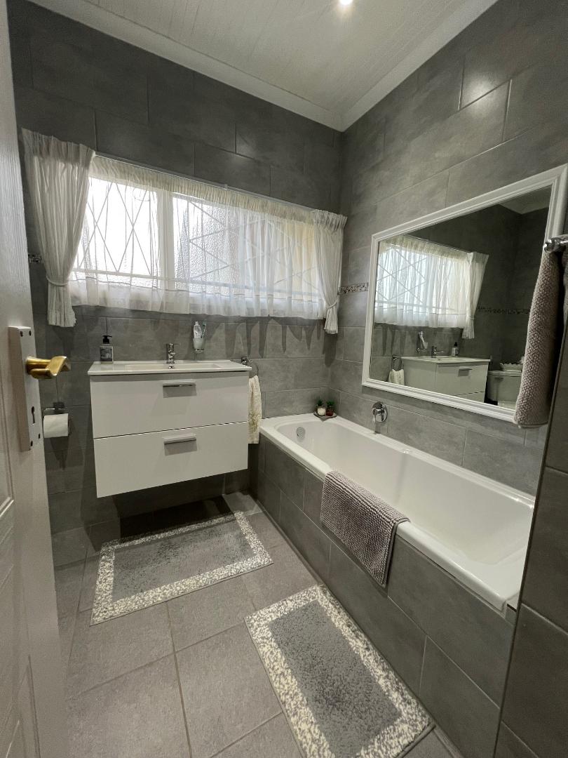 3 Bedroom Property for Sale in Greenshields Park Eastern Cape